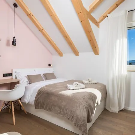 Luxury With Jacuzzi On Brac *
