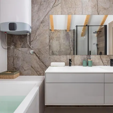 Luxury With Jacuzzi On Brac Villa *